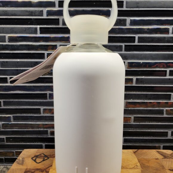 NEW BKR GLASS WATER BOTTLE 2015 SAN FRANCISCO 49ERS “WINTER” 16 OZ RETIRED YOGA - Picture 11 of 11